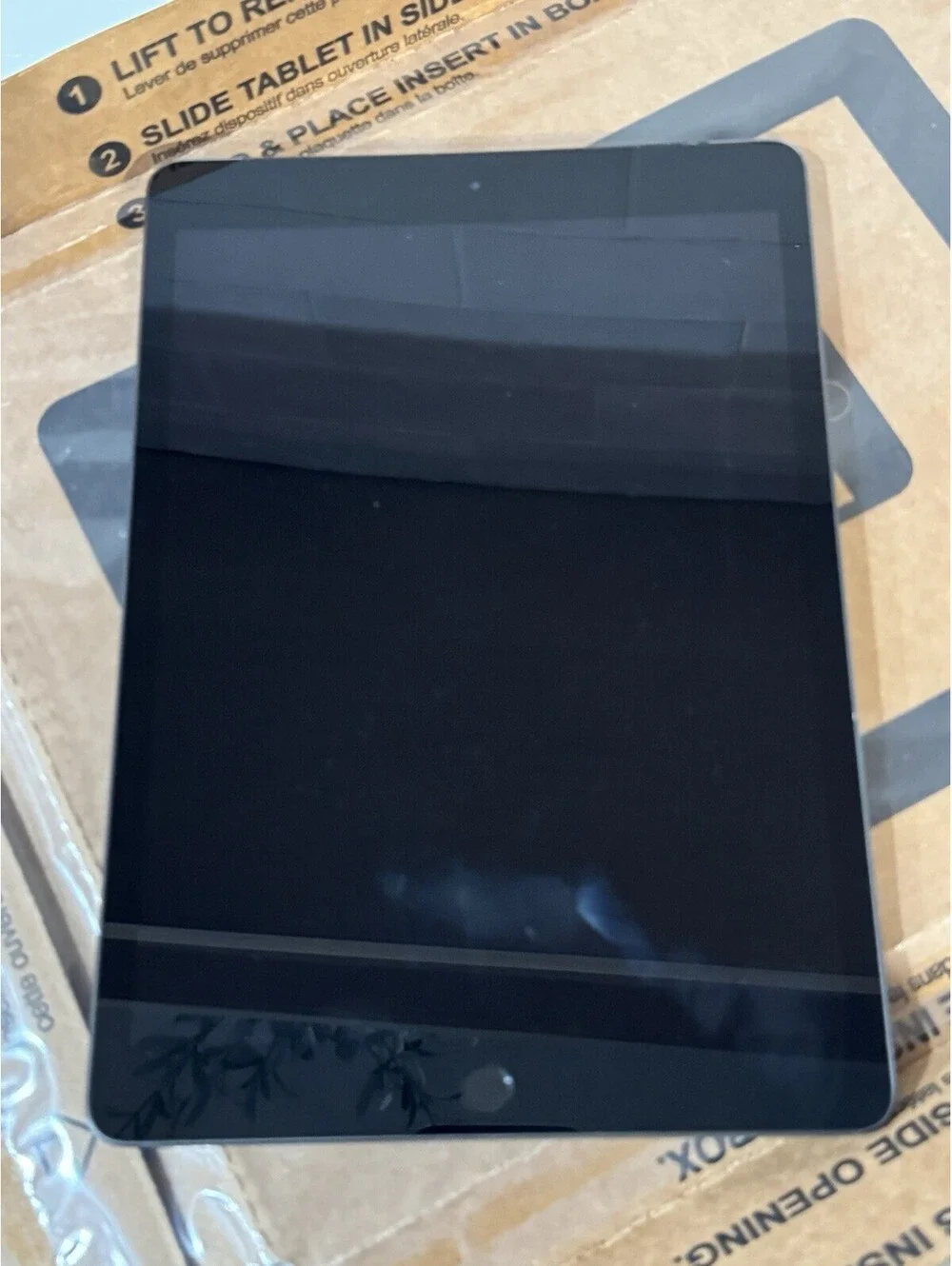 Apple iPad (8th Generation) A2428 32 GB, Wi-Fi + 4G, 10.2 in - Space Gray